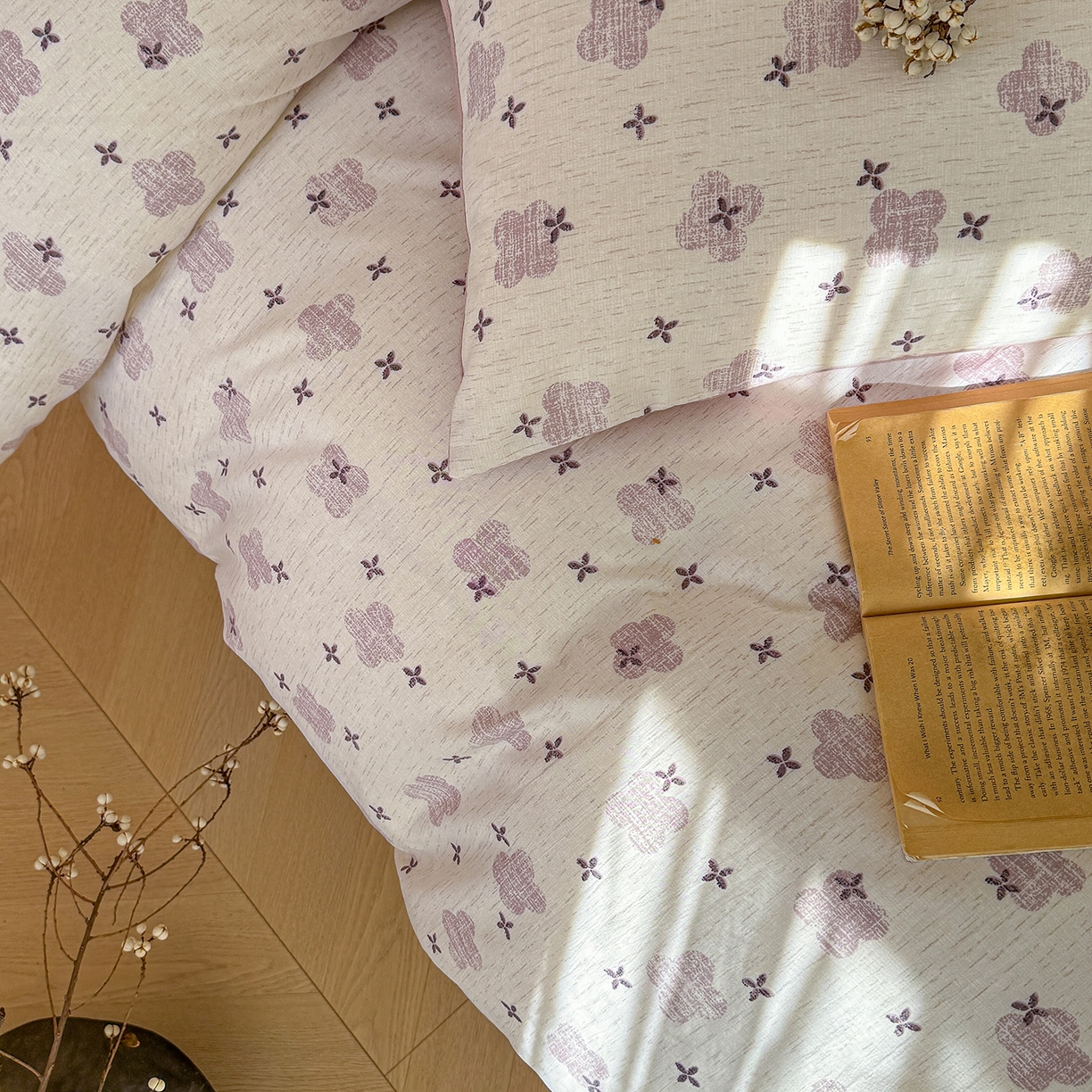 91家纺网 家纺一手货源 找家纺 竹合家纺 2026春夏新品色织棉麻棉纱系列皱皱纱四件套 四叶花粉