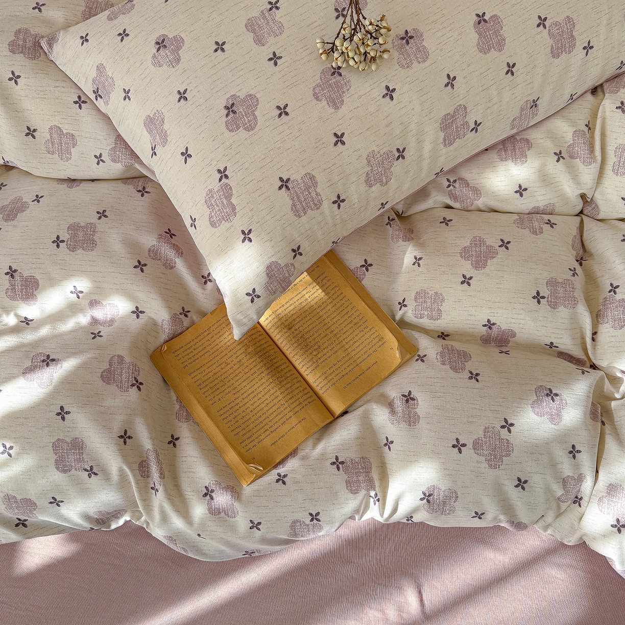 91家纺网 家纺一手货源 找家纺 竹合家纺 2026春夏新品色织棉麻棉纱系列皱皱纱四件套 四叶花粉