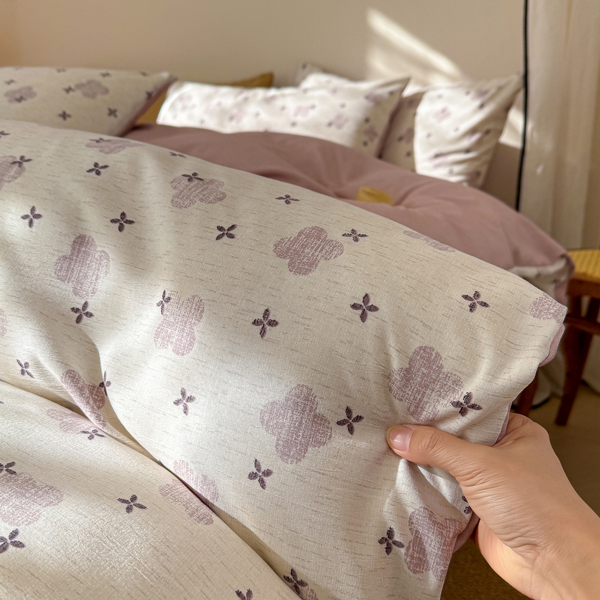 91家纺网 家纺一手货源 找家纺 竹合家纺 2026春夏新品色织棉麻棉纱系列皱皱纱四件套 四叶花粉