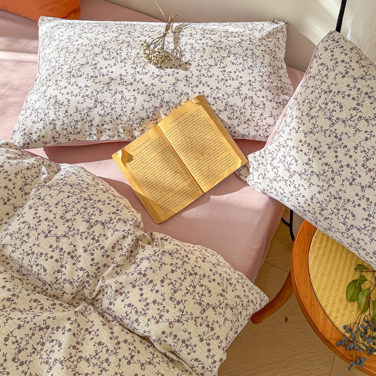 91家纺网 家纺一手货源 找家纺 竹合家纺 2026春夏新品色织棉麻棉纱系列皱皱纱四件套 复古小花