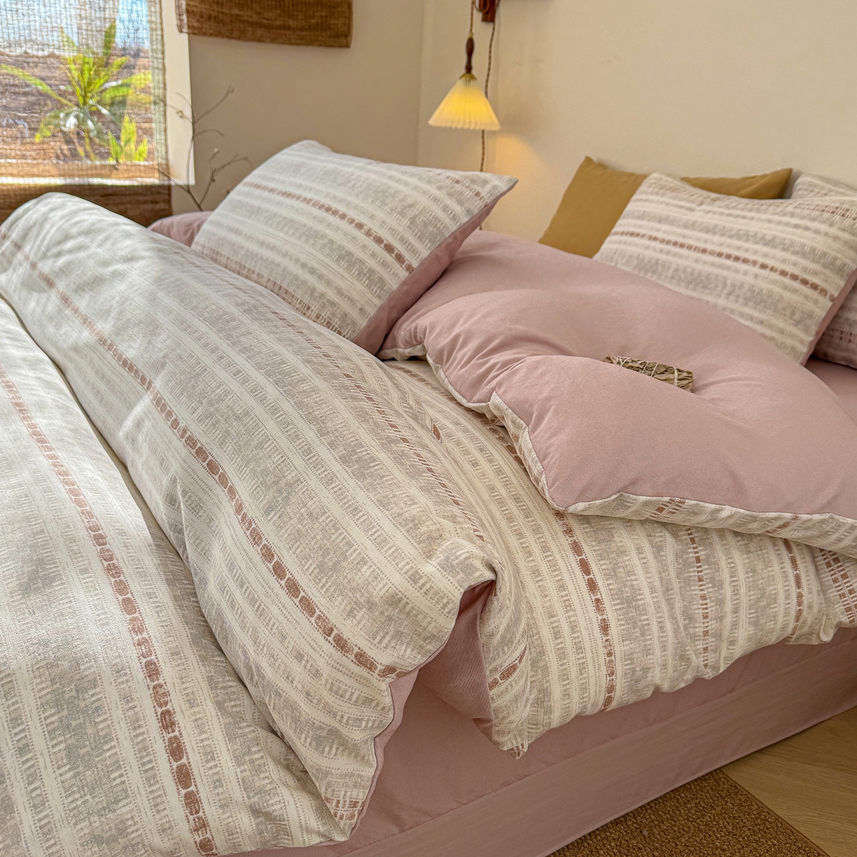 91家纺网 家纺一手货源 找家纺 竹合家纺 2026春夏新品色织棉麻棉纱系列皱皱纱四件套 极简条纹