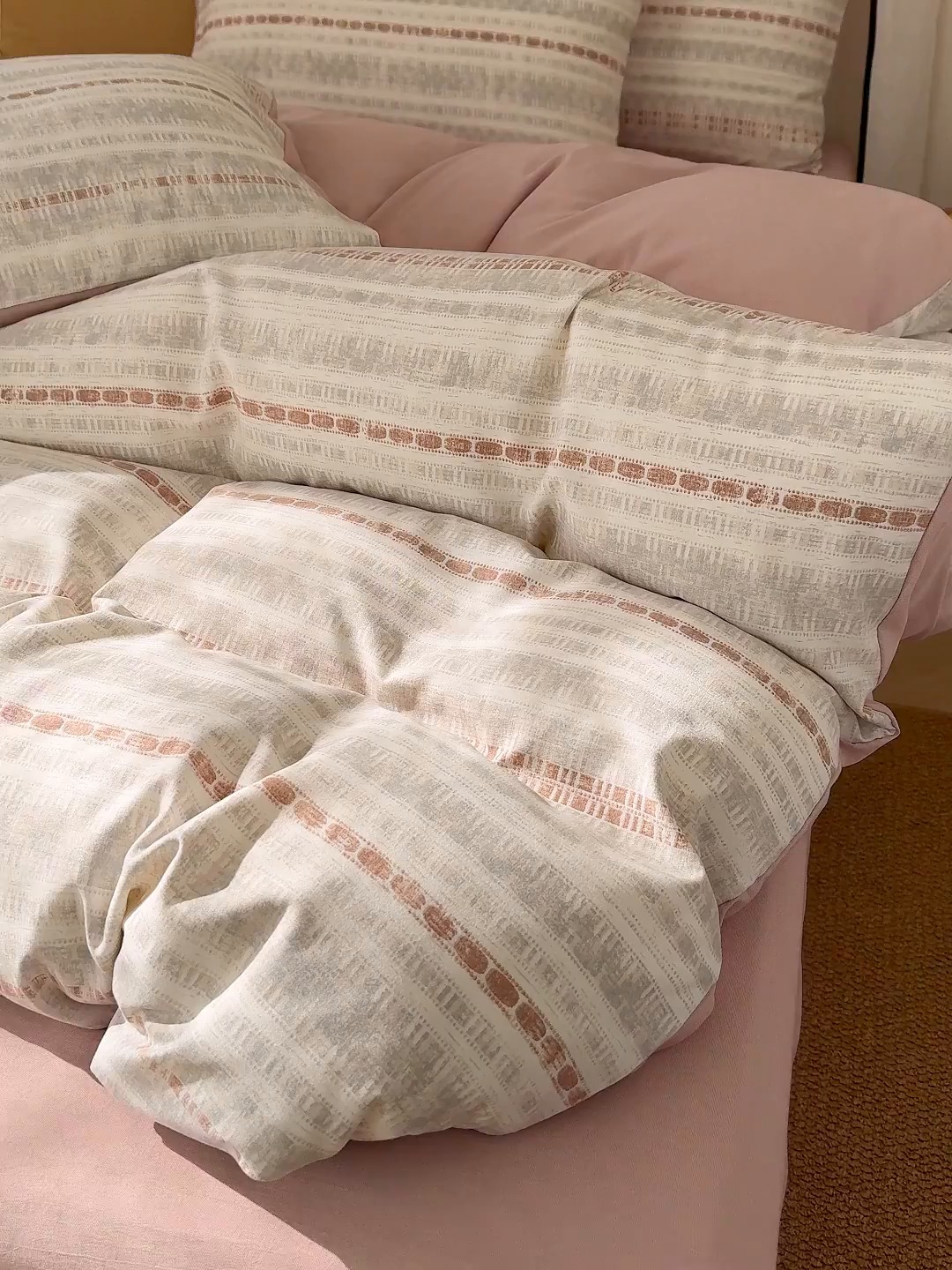 91家纺网 家纺一手货源 找家纺 竹合家纺 2026春夏新品色织棉麻棉纱系列皱皱纱四件套 极简条纹