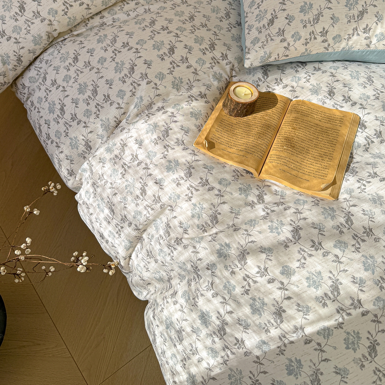 91家纺网 家纺一手货源 找家纺 竹合家纺 2026春夏新品色织棉麻棉纱系列皱皱纱四件套 洛可花影