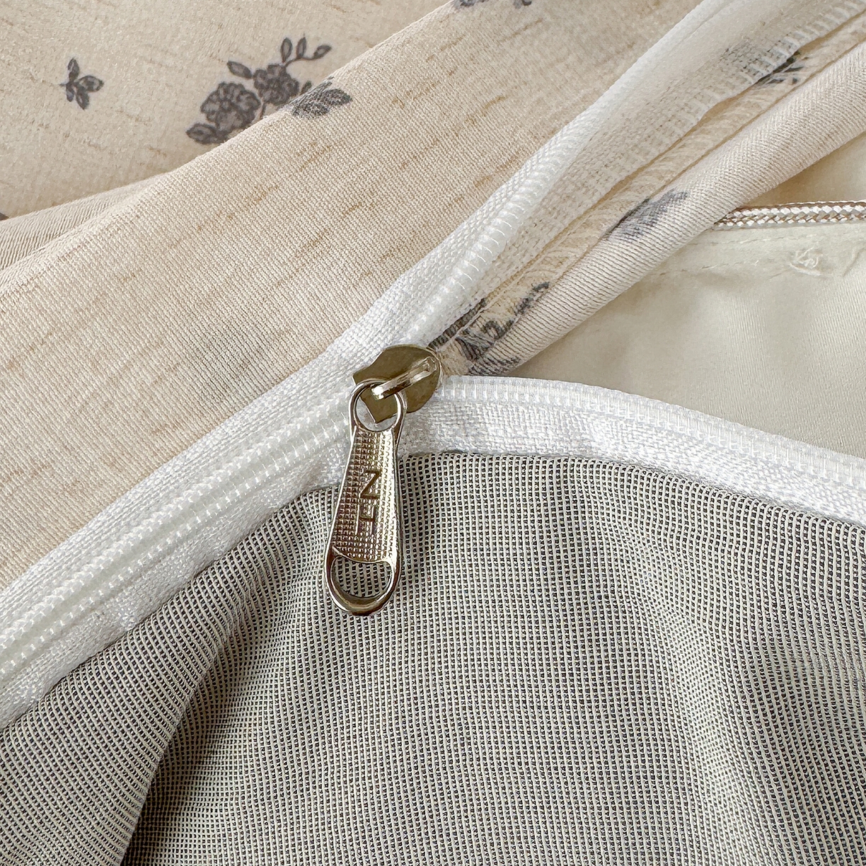 91家纺网 家纺一手货源 找家纺 竹合家纺 2026春夏新品色织棉麻棉纱系列皱皱纱四件套 罗卡拉灰