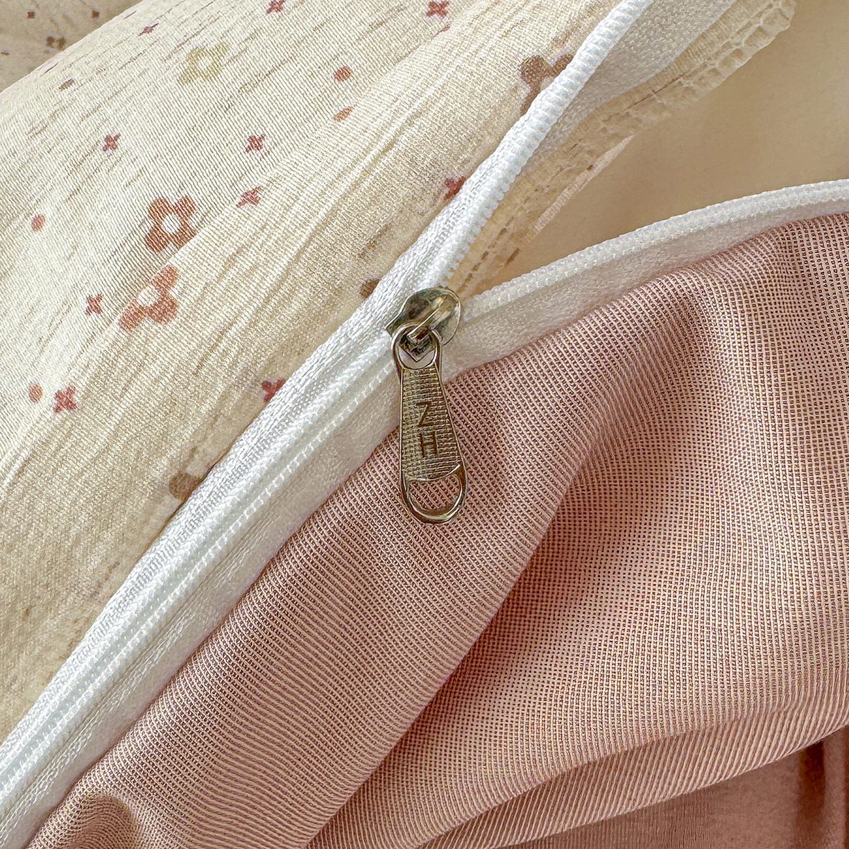 91家纺网 家纺一手货源 找家纺 竹合家纺 2026春夏新品色织棉麻棉纱系列皱皱纱四件套 时光点点