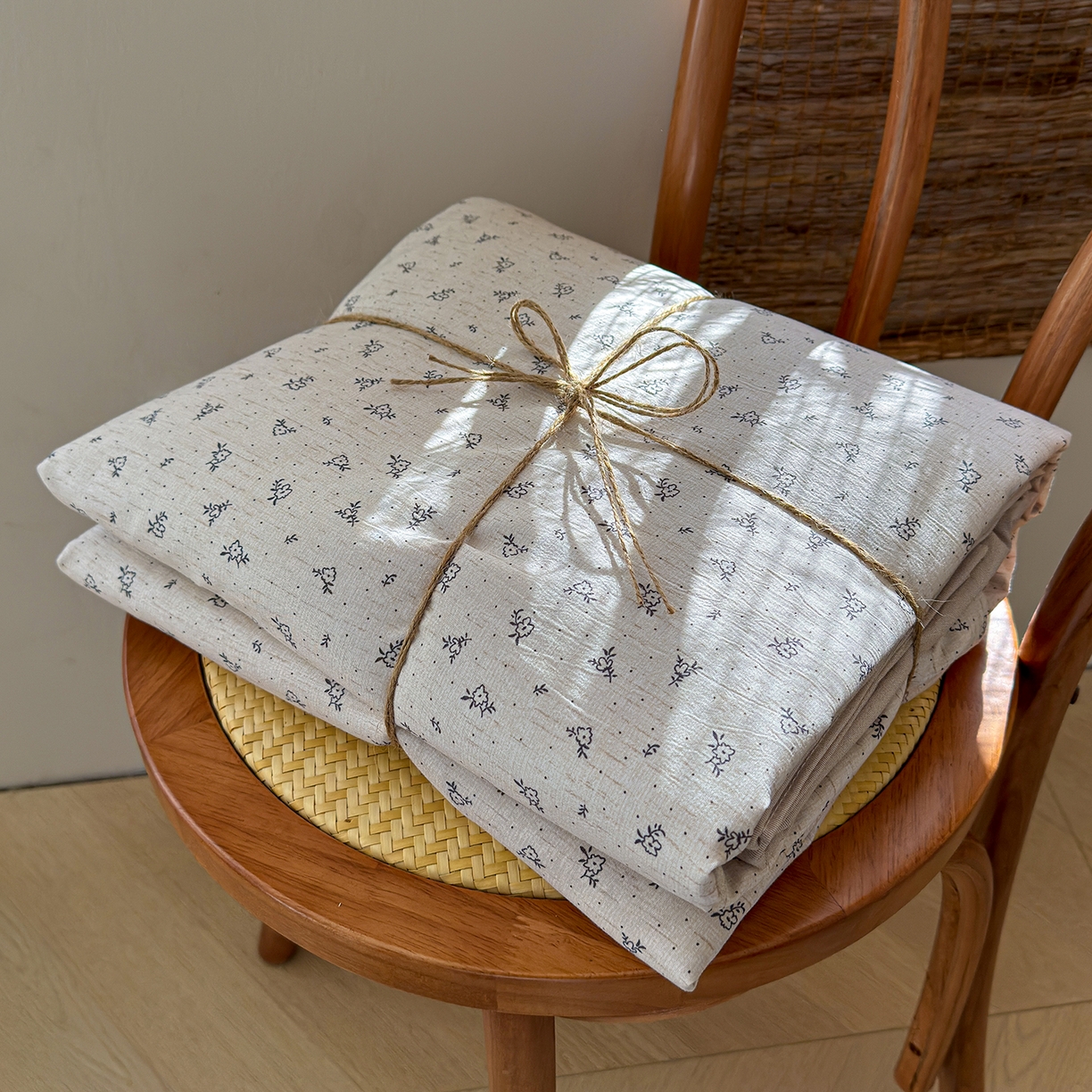 91家纺网 家纺一手货源 找家纺 竹合家纺 2026春夏新品色织棉麻棉纱系列皱皱纱四件套 素雅小花