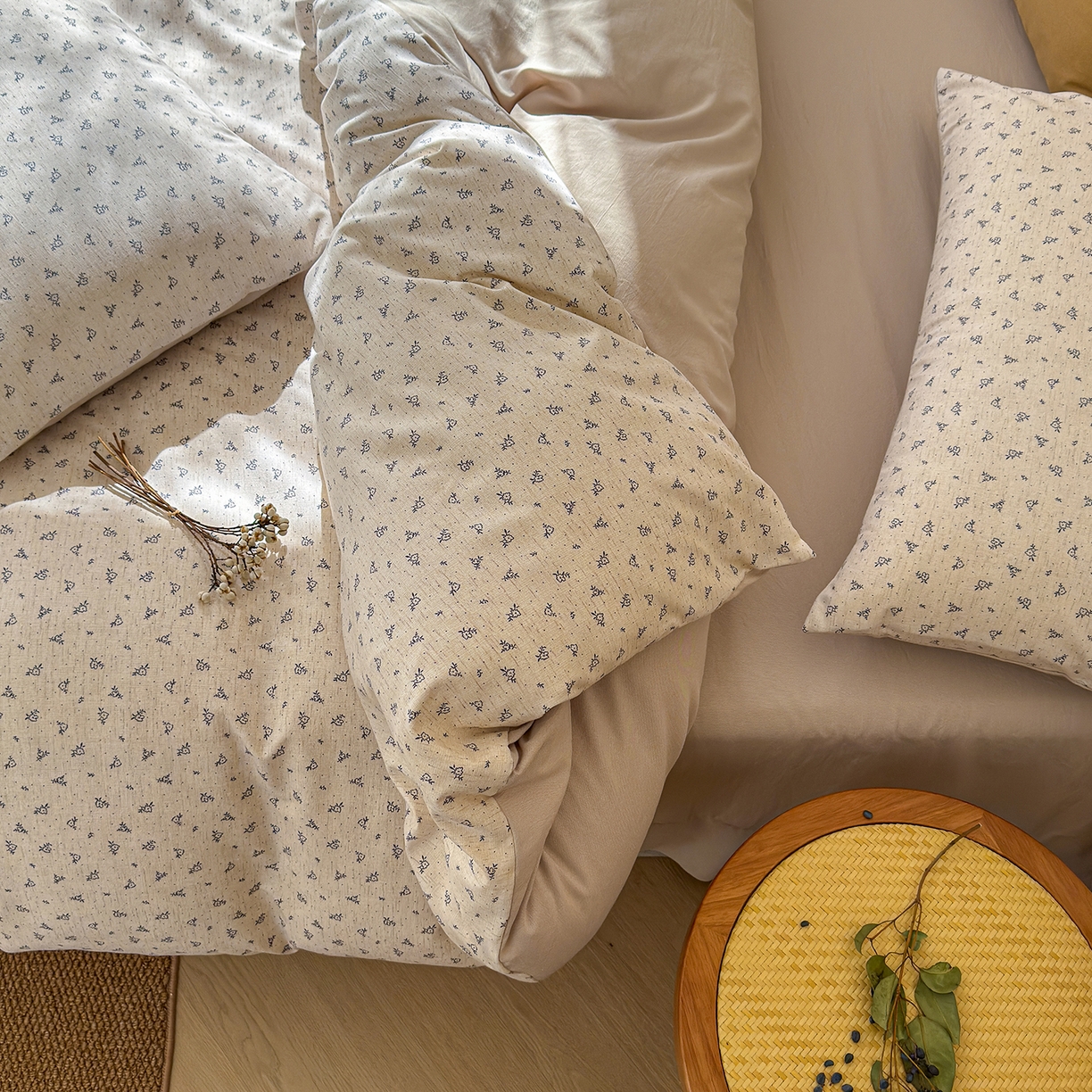 91家纺网 家纺一手货源 找家纺 竹合家纺 2026春夏新品色织棉麻棉纱系列皱皱纱四件套 素雅小花