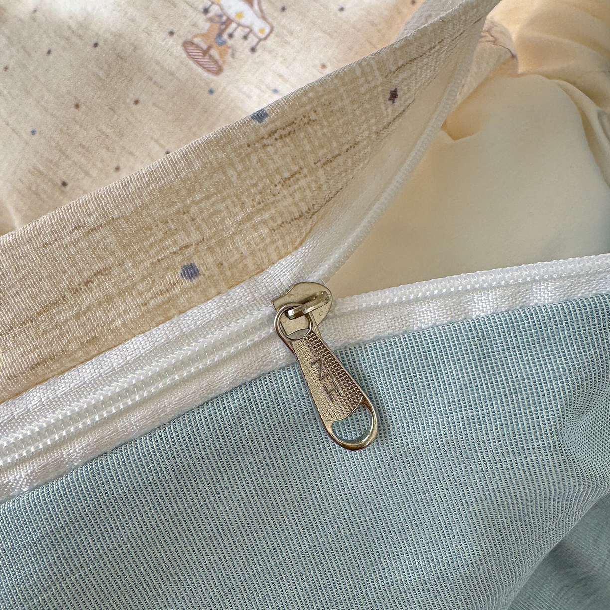 91家纺网 家纺一手货源 找家纺 竹合家纺 2026春夏新品色织棉麻棉纱系列皱皱纱四件套 旋转木马