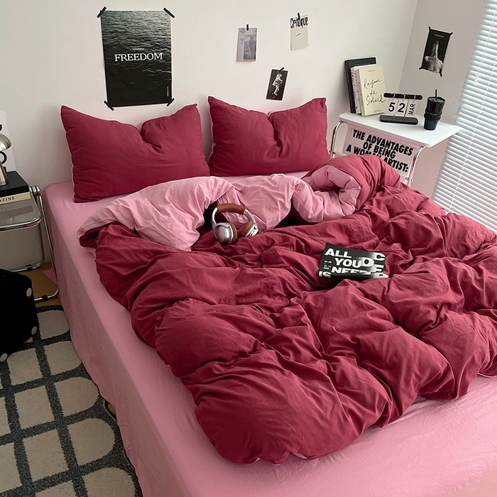 91家纺网 家纺一手货源 找家纺 卡斯诺家纺馆 2026新款水洗棉纯色双拼四件套（下载文件包含买家秀） 酒红浅粉