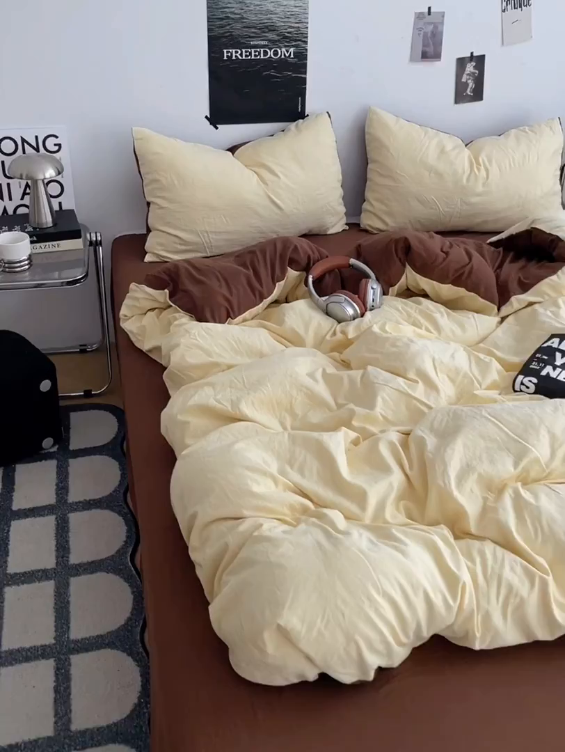 91家纺网 家纺一手货源 找家纺 卡斯诺家纺馆 2026新款水洗棉纯色双拼四件套（下载文件包含买家秀） 奶黄深咖