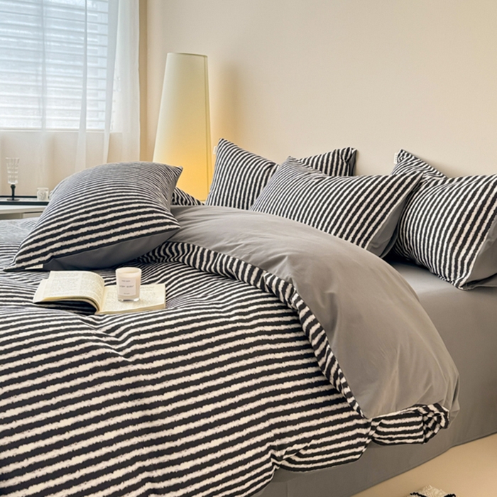 91家纺网 家纺一手货源 找家纺 女子家纺 2026新款40支斜纹全棉磨毛印花四件套 墨羽逸风