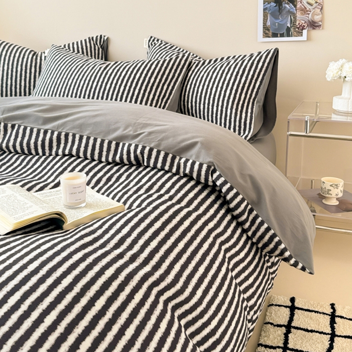 91家纺网 家纺一手货源 找家纺 女子家纺 2026新款40支斜纹全棉磨毛印花四件套 墨羽逸风