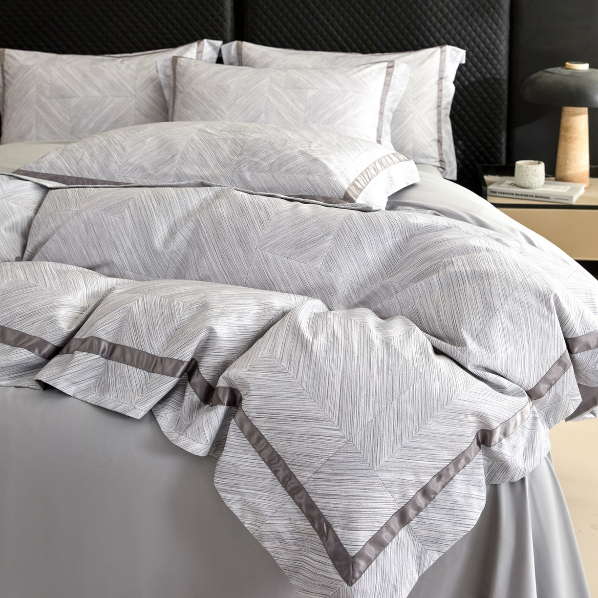 91家纺网 家纺一手货源 找家纺 新方向 2026新款数码印花50s双股全棉贡缎长绒棉四件套-星河（严格控价 标准328元 加大348元） 星河-爵士灰