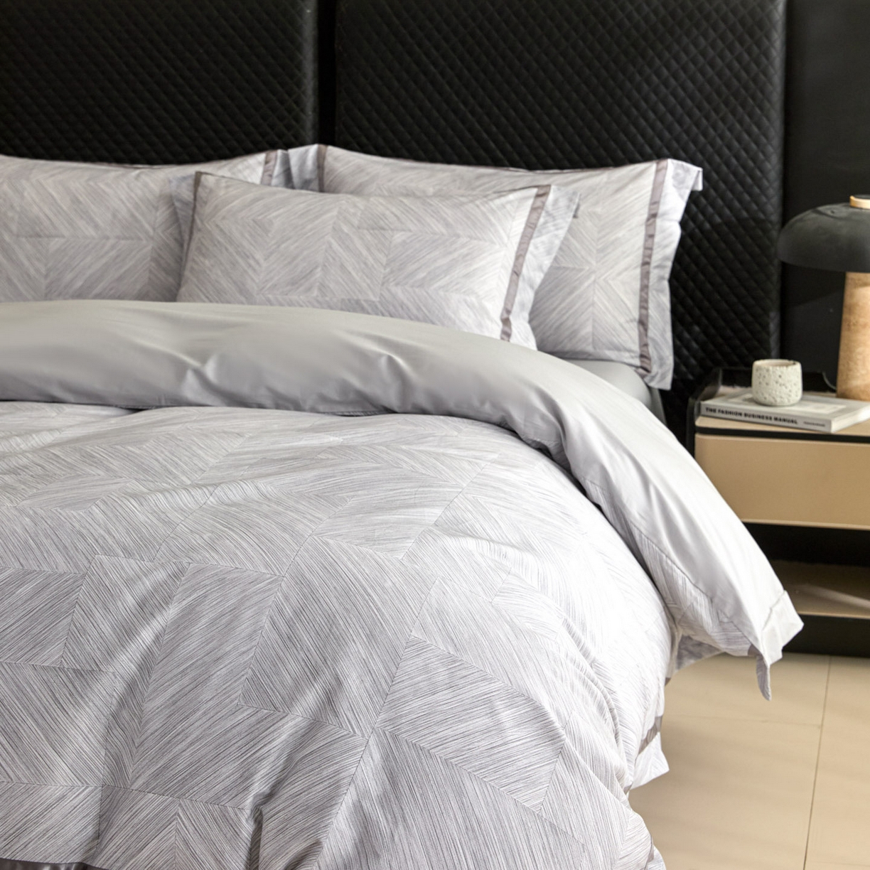 91家纺网 家纺一手货源 找家纺 新方向 2026新款数码印花50s双股全棉贡缎长绒棉四件套-星河（严格控价 标准328元 加大348元） 星河-爵士灰