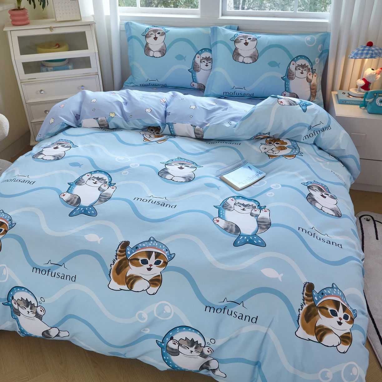 91家纺网 家纺一手货源 找家纺 （总）蘭菲家纺 2026新款全棉大版鲨鱼猫套件-猫福系列四件套