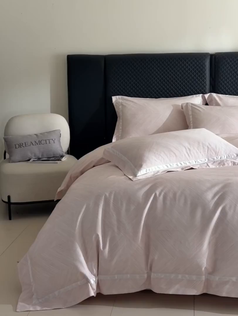 91家纺网 家纺一手货源 找家纺 新方向 2026新款数码印花50s双股全棉贡缎长绒棉四件套-星河（严格控价 标准328元 加大348元） 星河-蔷薇粉