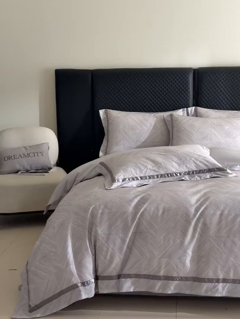 91家纺网 家纺一手货源 找家纺 新方向 2026新款数码印花50s双股全棉贡缎长绒棉四件套-星河（严格控价 标准328元 加大348元） 星河-爵士灰