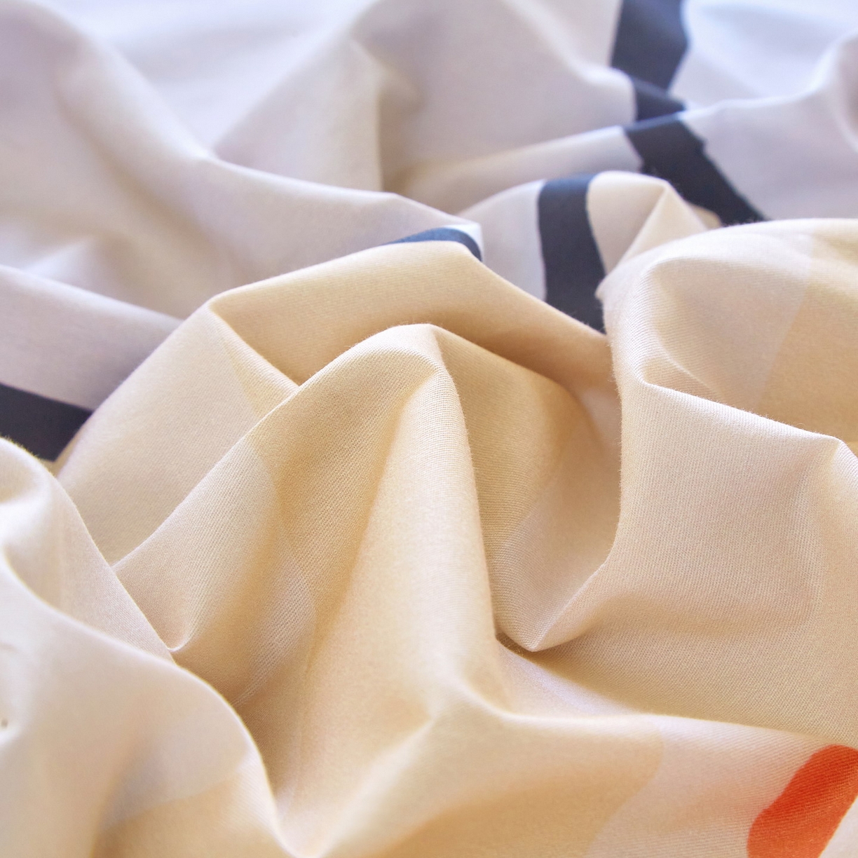 91家纺网 家纺一手货源 找家纺 蘭菲家纺 2026新款全棉大版鲨鱼猫套件-猫福系列四件套 珊迪熊-猫福系列