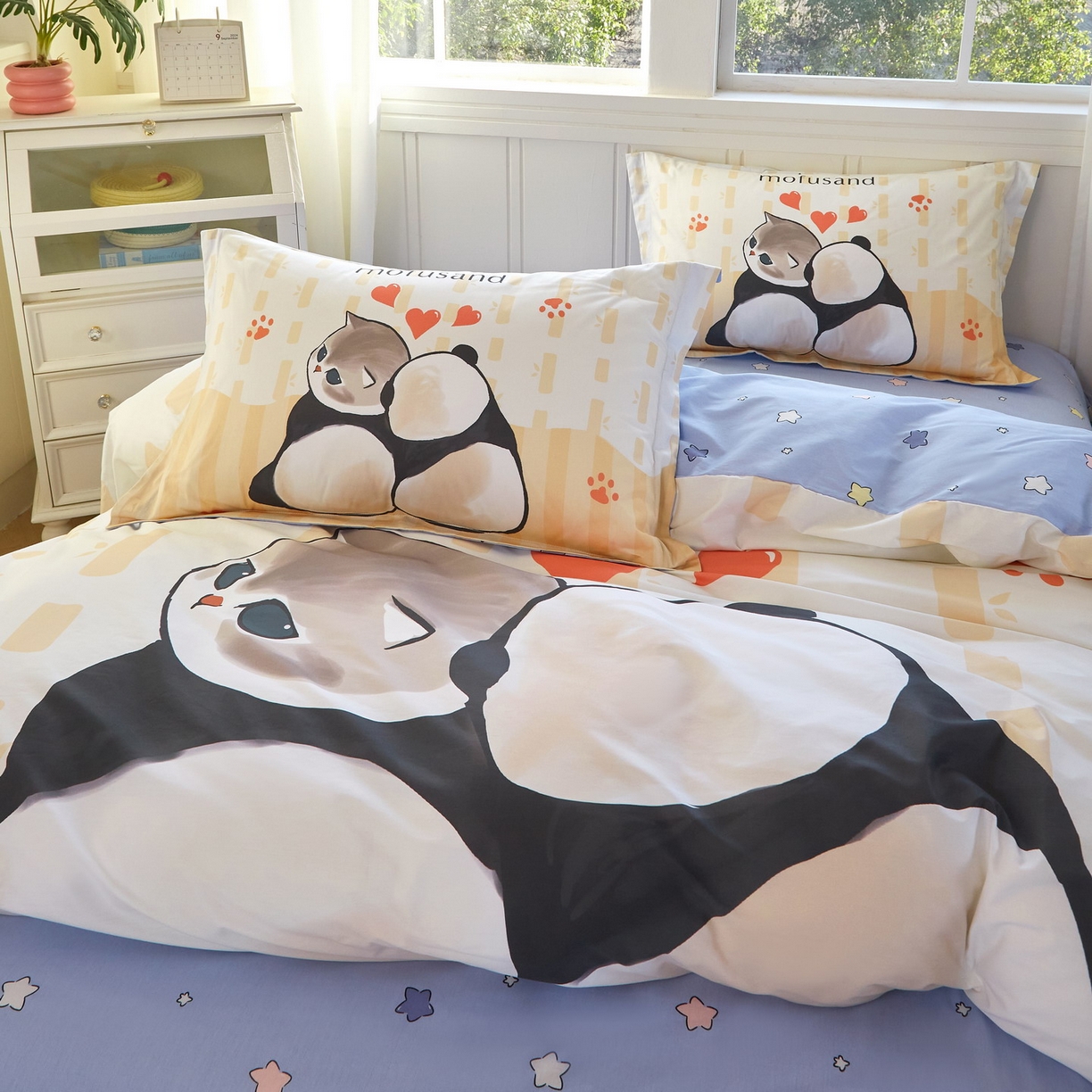 91家纺网 家纺一手货源 找家纺 蘭菲家纺 2026新款全棉大版鲨鱼猫套件-猫福系列四件套 珊迪熊-猫福系列