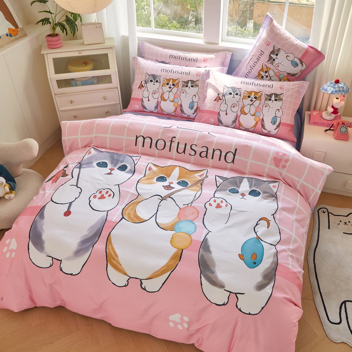 91家纺网 家纺一手货源 找家纺 蘭菲家纺 2026新款全棉大版鲨鱼猫套件-猫福系列四件套 珊迪逛街-猫福系列