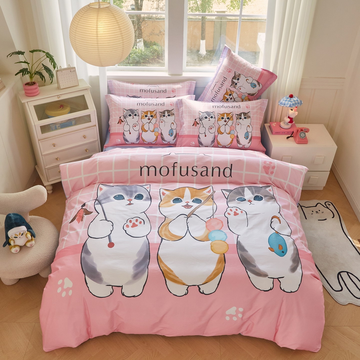 91家纺网 家纺一手货源 找家纺 蘭菲家纺 2026新款全棉大版鲨鱼猫套件-猫福系列四件套 珊迪逛街-猫福系列