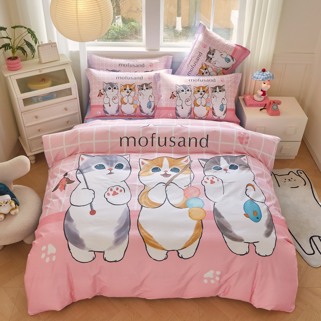 91家纺网 家纺一手货源 找家纺 蘭菲家纺 2026新款全棉大版鲨鱼猫套件-猫福系列四件套 珊迪逛街-猫福系列