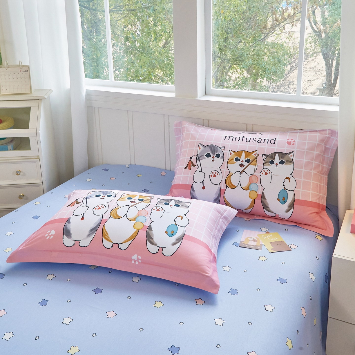 91家纺网 家纺一手货源 找家纺 蘭菲家纺 2026新款全棉大版鲨鱼猫套件-猫福系列四件套 珊迪逛街-猫福系列