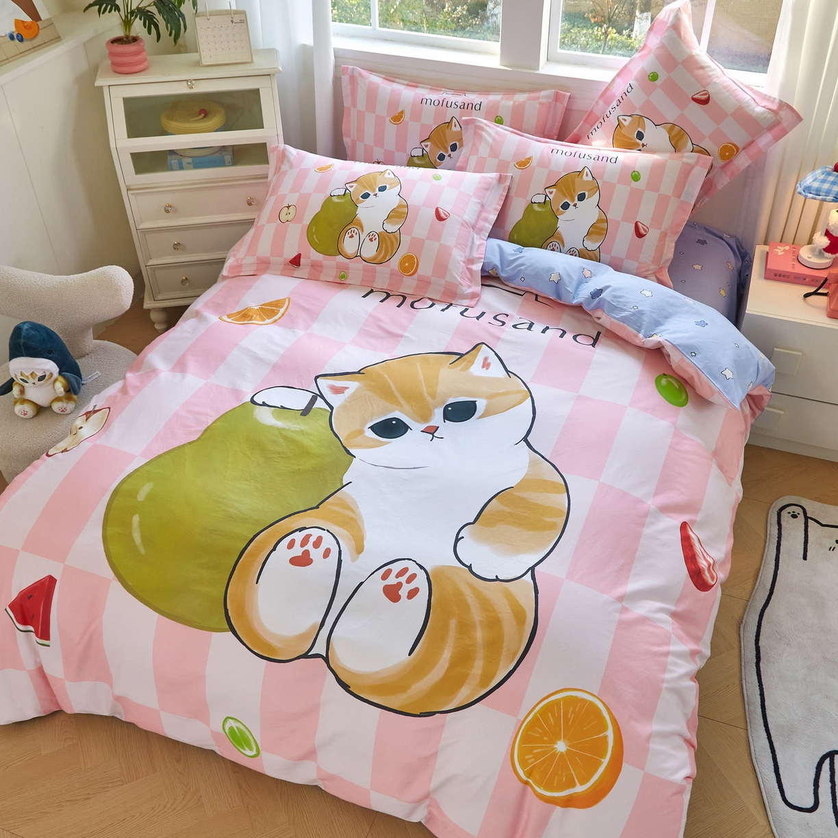 91家纺网 家纺一手货源 找家纺 蘭菲家纺 2026新款全棉大版鲨鱼猫套件-猫福系列四件套 水果珊迪-猫福.系列