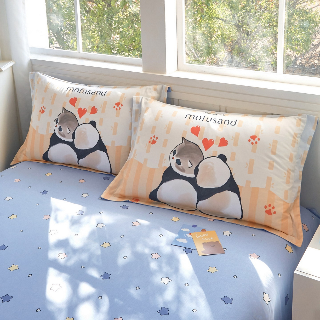 91家纺网 家纺一手货源 找家纺 蘭菲家纺 2026新款全棉大版鲨鱼猫套件-猫福系列四件套 珊迪熊-猫福系列