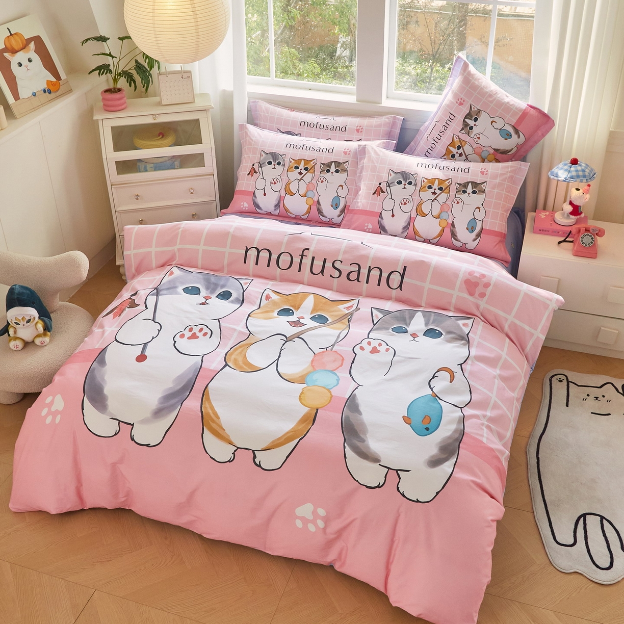 91家纺网 家纺一手货源 找家纺 蘭菲家纺 2026新款全棉大版鲨鱼猫套件-猫福系列四件套 珊迪逛街-猫福系列