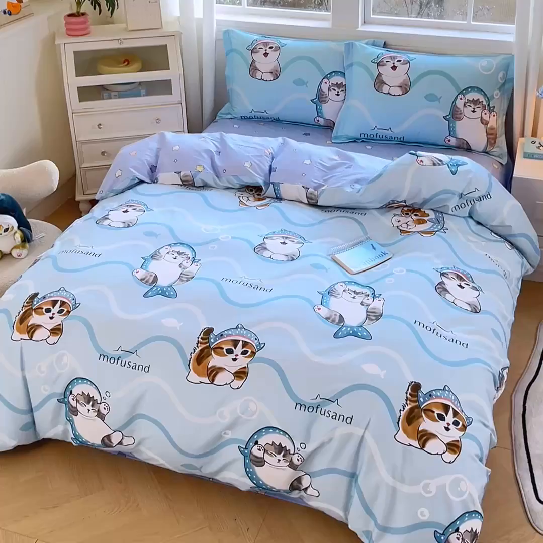 91家纺网 家纺一手货源 找家纺 蘭菲家纺 2026新款全棉大版鲨鱼猫套件-猫福系列四件套 珊迪出海-猫福系列
