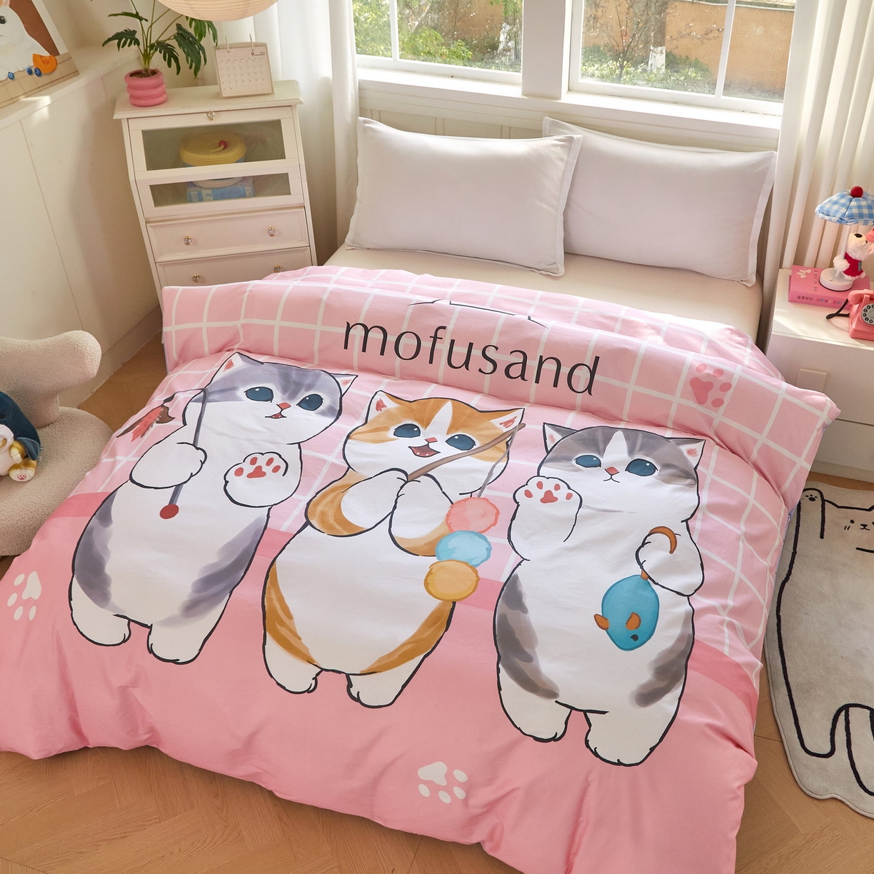 91家纺网 家纺一手货源 找家纺 蘭菲家纺 2026新款全棉大版鲨鱼猫套件-猫福系列单被套 珊迪逛街-猫福系列