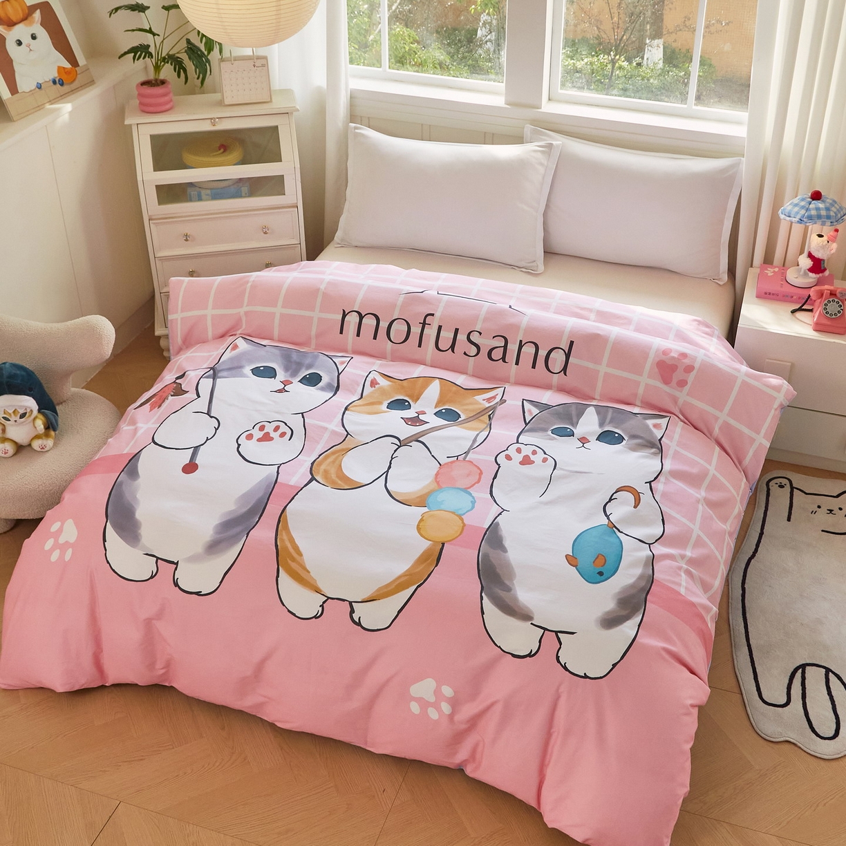 91家纺网 家纺一手货源 找家纺 蘭菲家纺 2026新款全棉大版鲨鱼猫套件-猫福系列单被套 珊迪逛街-猫福系列