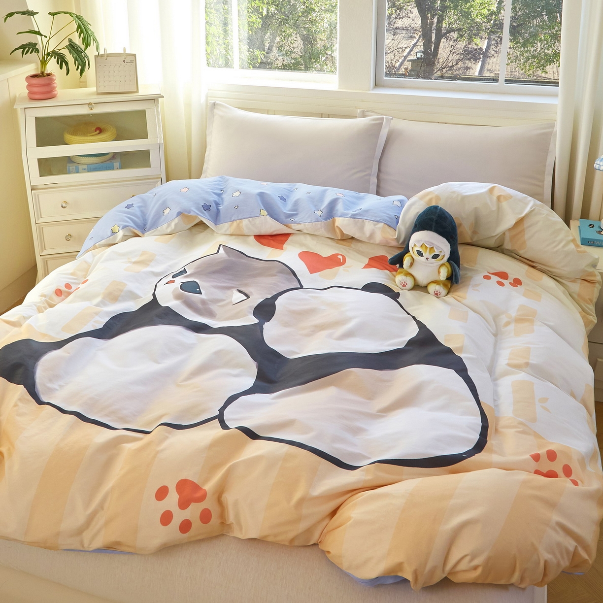 91家纺网 家纺一手货源 找家纺 蘭菲家纺 2026新款全棉大版鲨鱼猫套件-猫福系列单被套 珊迪熊-猫福系列