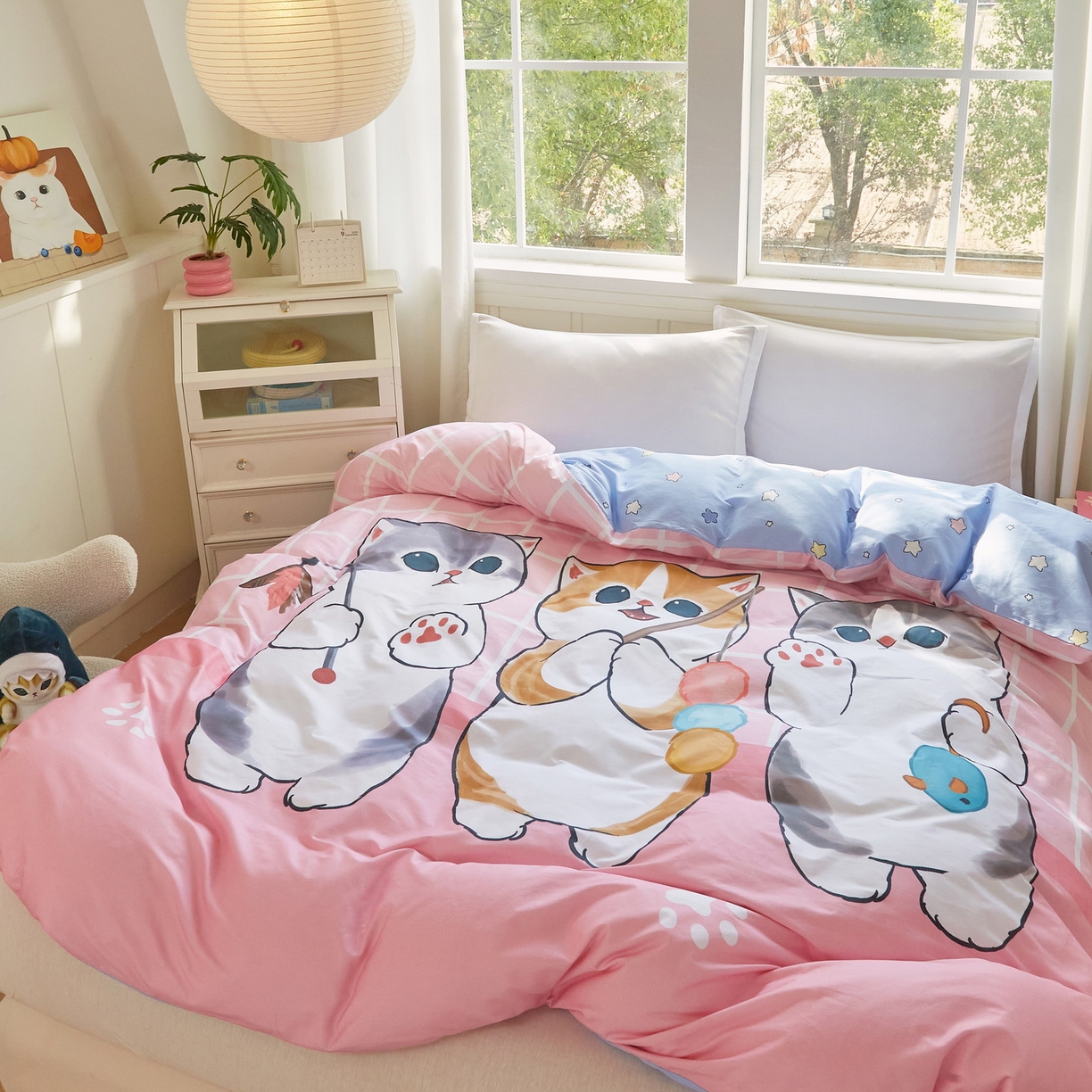 91家纺网 家纺一手货源 找家纺 蘭菲家纺 2026新款全棉大版鲨鱼猫套件-猫福系列单被套 珊迪逛街-猫福系列