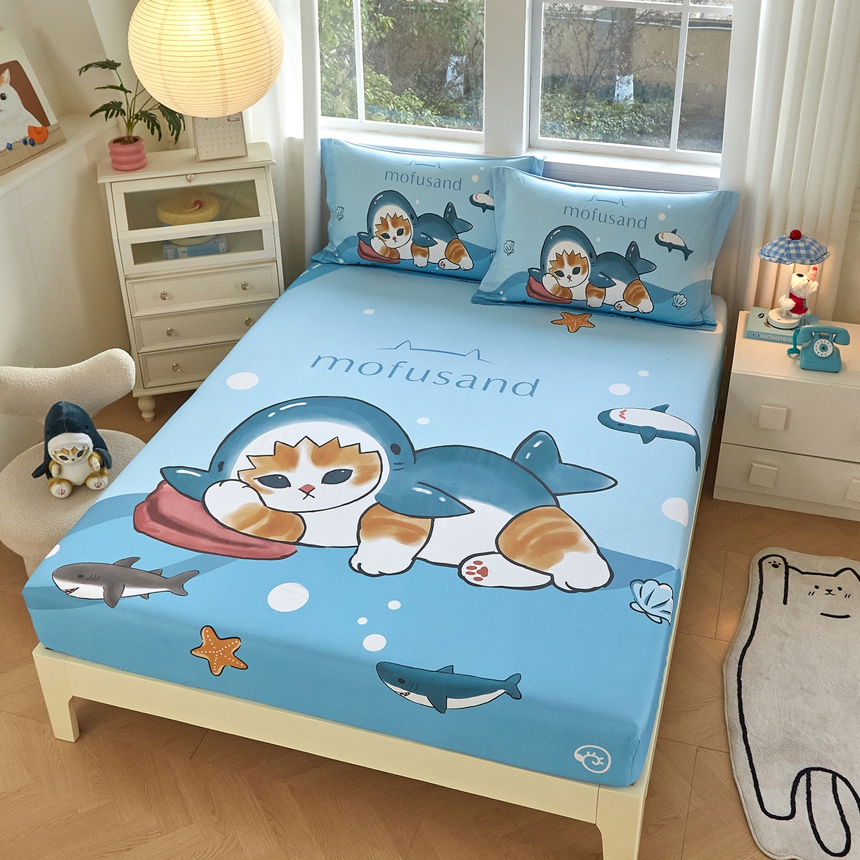 91家纺网 家纺一手货源 找家纺 蘭菲家纺 2026新款全棉大版鲨鱼猫套件-猫福系列单床笠 珊迪沙滩季