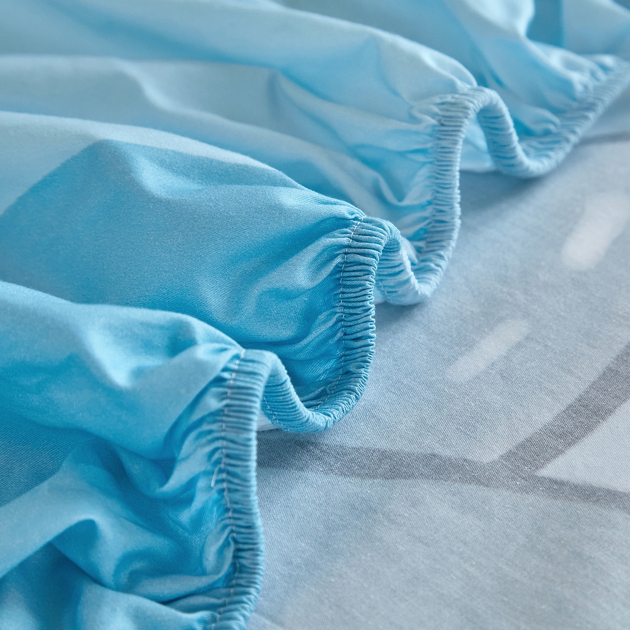 91家纺网 家纺一手货源 找家纺 蘭菲家纺 2026新款全棉大版鲨鱼猫套件-猫福系列单床笠 珊迪沙滩季