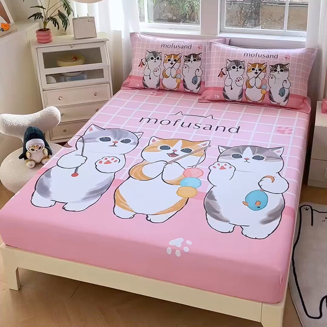 91家纺网 家纺一手货源 找家纺 蘭菲家纺 2026新款全棉大版鲨鱼猫套件-猫福系列单床笠 珊迪逛街