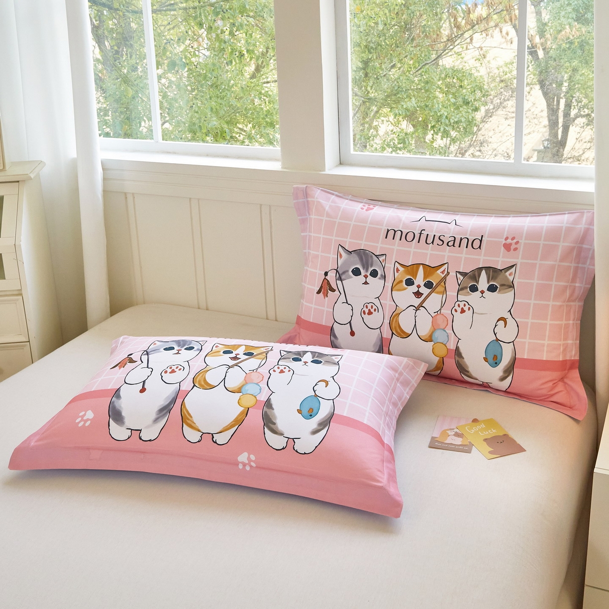 91家纺网 家纺一手货源 找家纺 蘭菲家纺 2026新款全棉大版鲨鱼猫套件-猫福系列单枕套 珊迪逛街-猫福系列