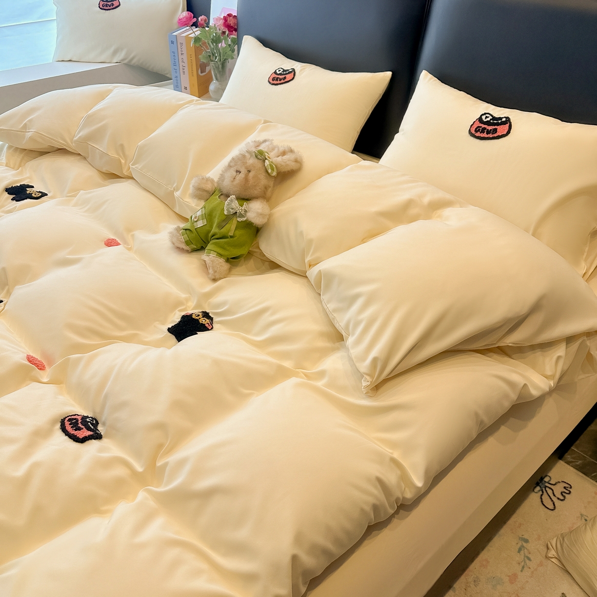 91家纺网 家纺一手货源 找家纺 韩巢家纺 2026新款水洗棉毛巾绣四件套 幸运猫-奶黄