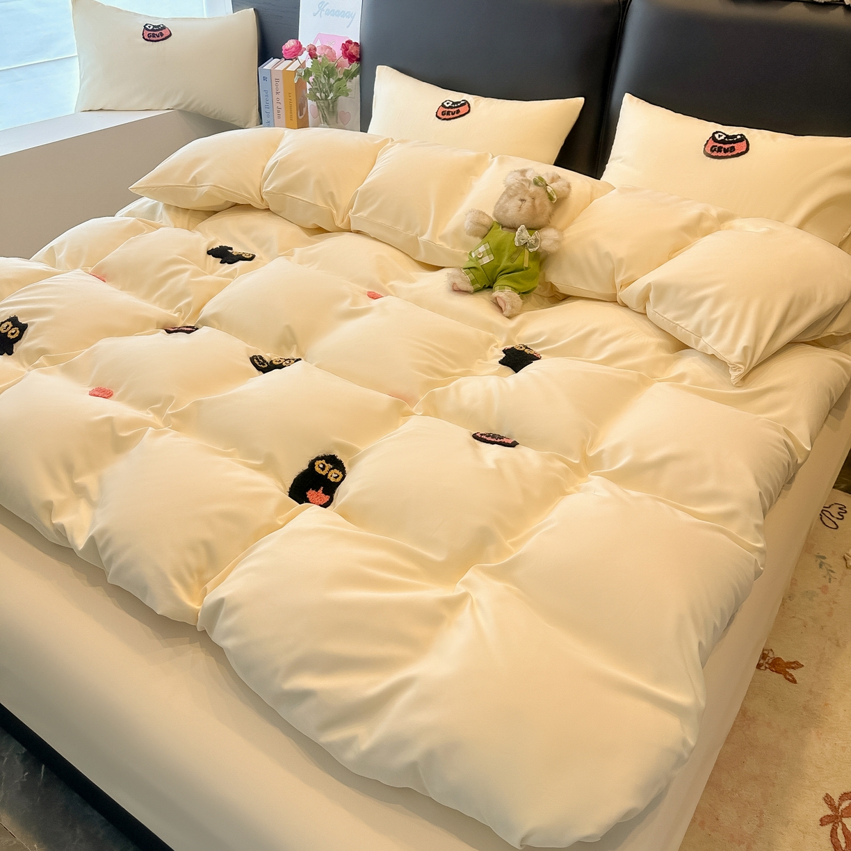 91家纺网 家纺一手货源 找家纺 韩巢家纺 2026新款水洗棉毛巾绣四件套 幸运猫-奶黄