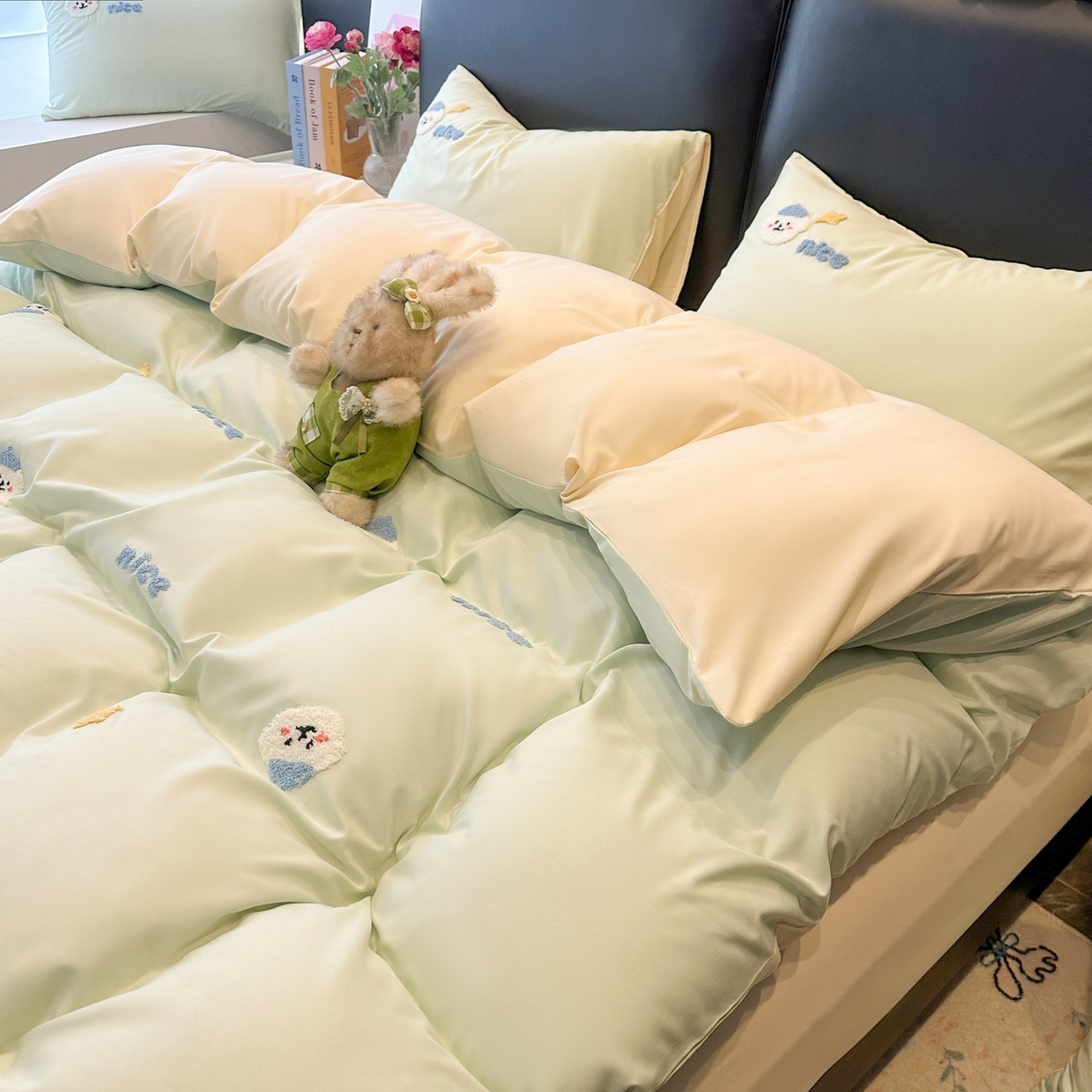 91家纺网 家纺一手货源 找家纺 韩巢家纺 2026新款水洗棉毛巾绣四件套 哈哈狗-浅绿黄