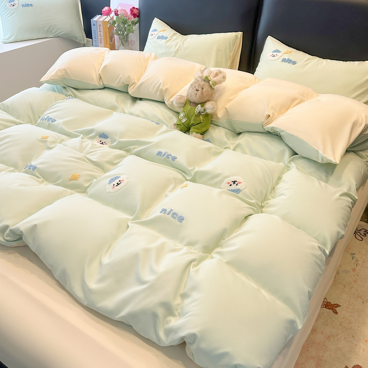 91家纺网 家纺一手货源 找家纺 韩巢家纺 2026新款水洗棉毛巾绣四件套 哈哈狗-浅绿黄