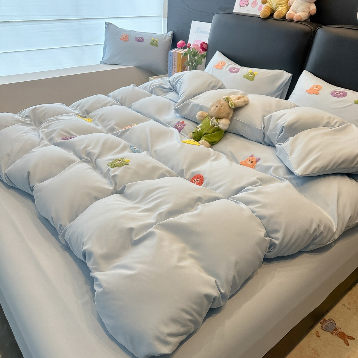 91家纺网 家纺一手货源 找家纺 韩巢家纺 2026新款水洗棉毛巾绣四件套 小精灵-浅蓝