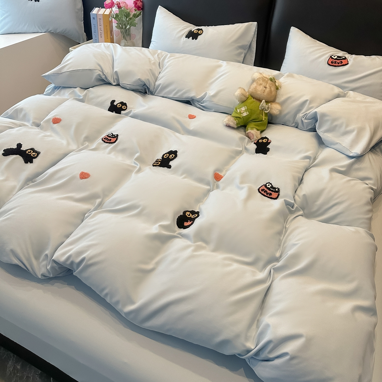 91家纺网 家纺一手货源 找家纺 韩巢家纺 2026新款水洗棉毛巾绣四件套 幸运猫-浅蓝