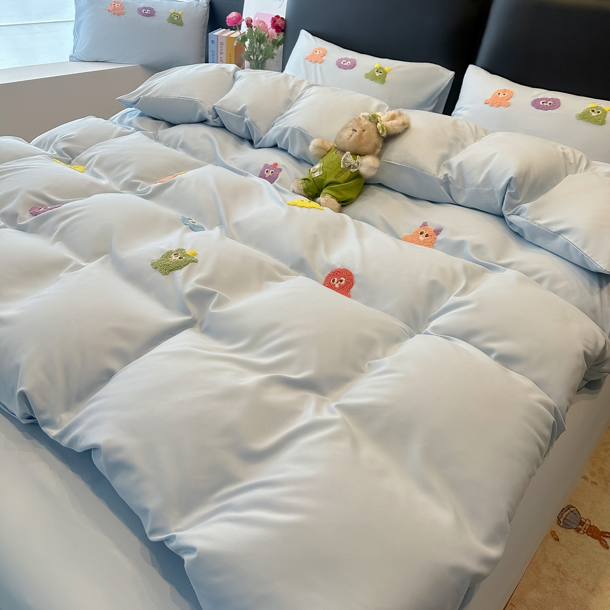 91家纺网 家纺一手货源 找家纺 韩巢家纺 2026新款水洗棉毛巾绣四件套 小精灵-浅蓝