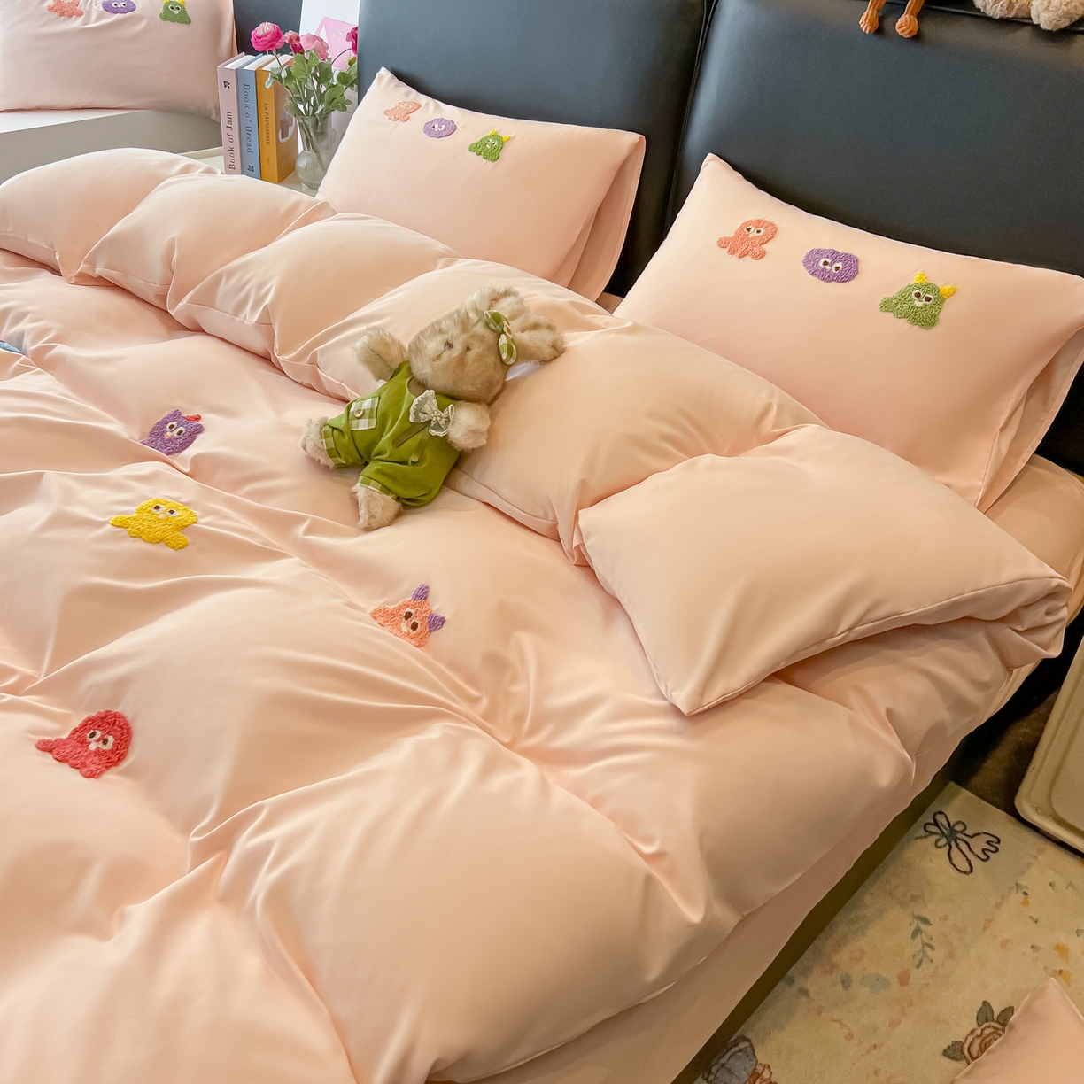 91家纺网 家纺一手货源 找家纺 韩巢家纺 2026新款水洗棉毛巾绣四件套 小精灵-浅粉