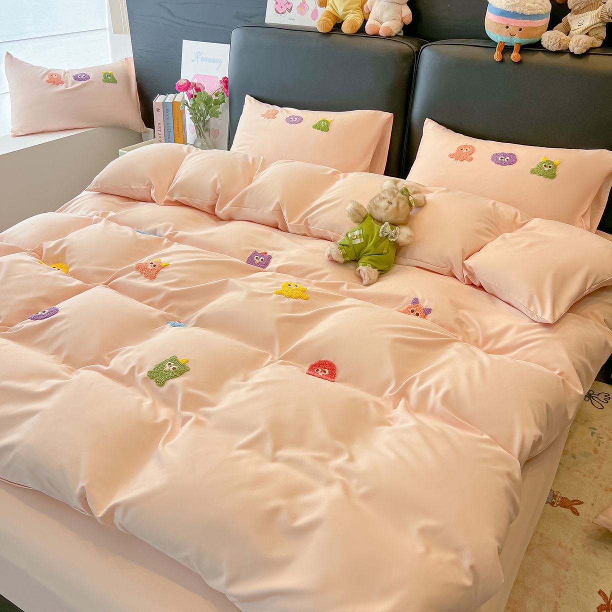 91家纺网 家纺一手货源 找家纺 韩巢家纺 2026新款水洗棉毛巾绣四件套 小精灵-浅粉