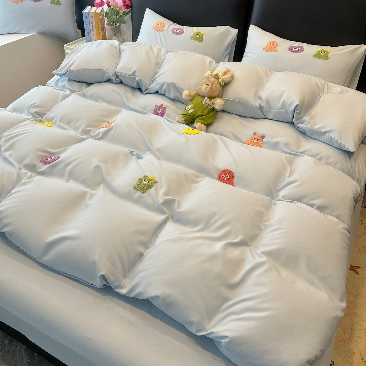 91家纺网 家纺一手货源 找家纺 韩巢家纺 2026新款水洗棉毛巾绣四件套 小精灵-浅蓝