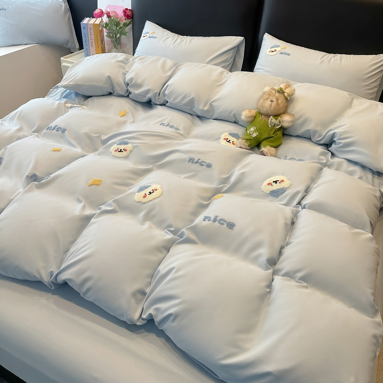 91家纺网 家纺一手货源 找家纺 韩巢家纺 2026新款水洗棉毛巾绣四件套 哈哈狗-浅蓝